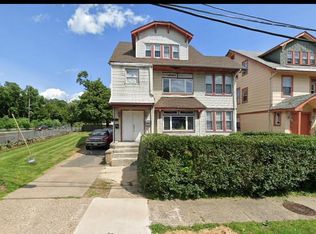 214 Osborne Ter, Newark, NJ 07112