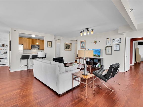 3rd image of 1160 S Michigan Ave APT 3107