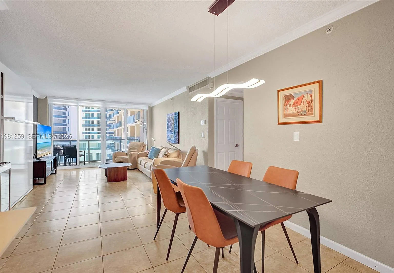 Wave Condo — Photo 3