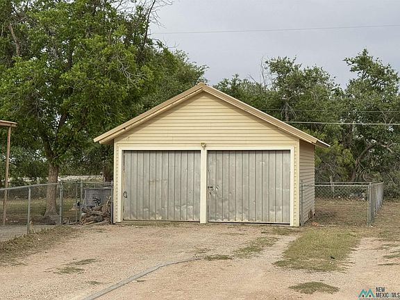 5th image of 703 Ruth Cir