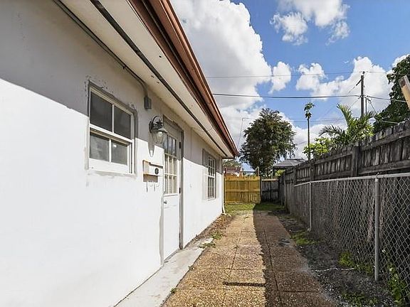 5th image of 22164 SW 65th Terr