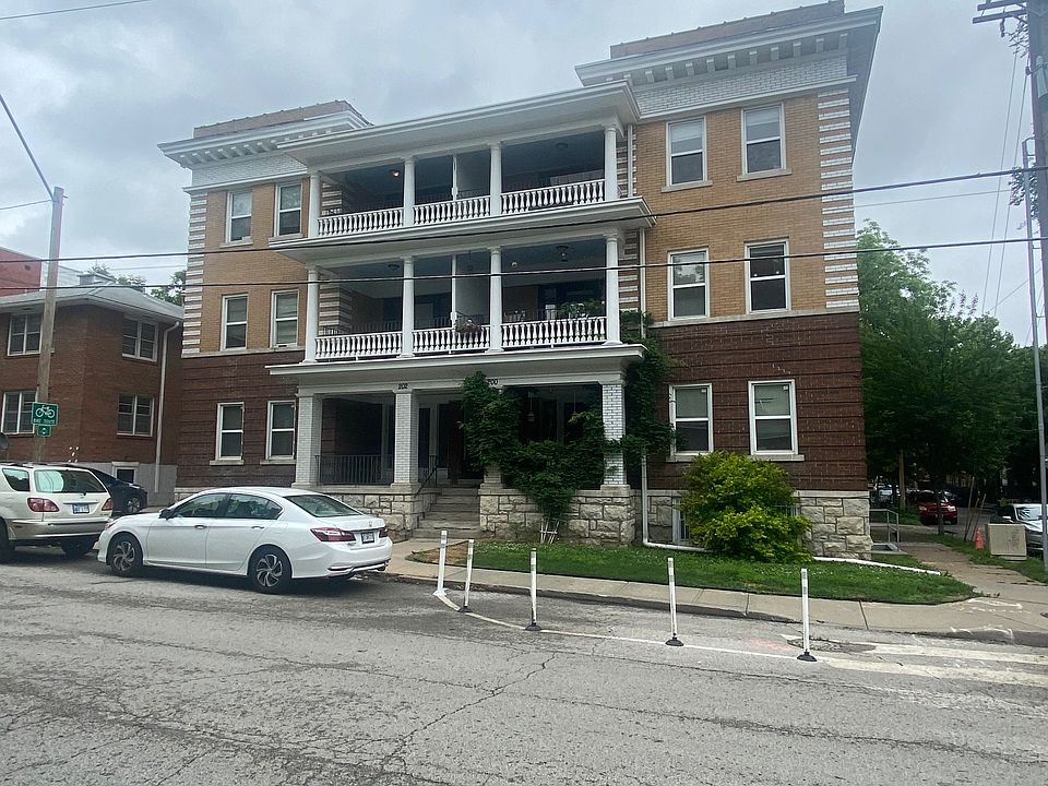 1st image of 202 W 36th St APT 3W-1
