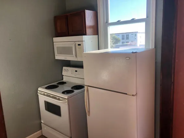 144 3rd Ave S APT 10, Brookings, SD 57006