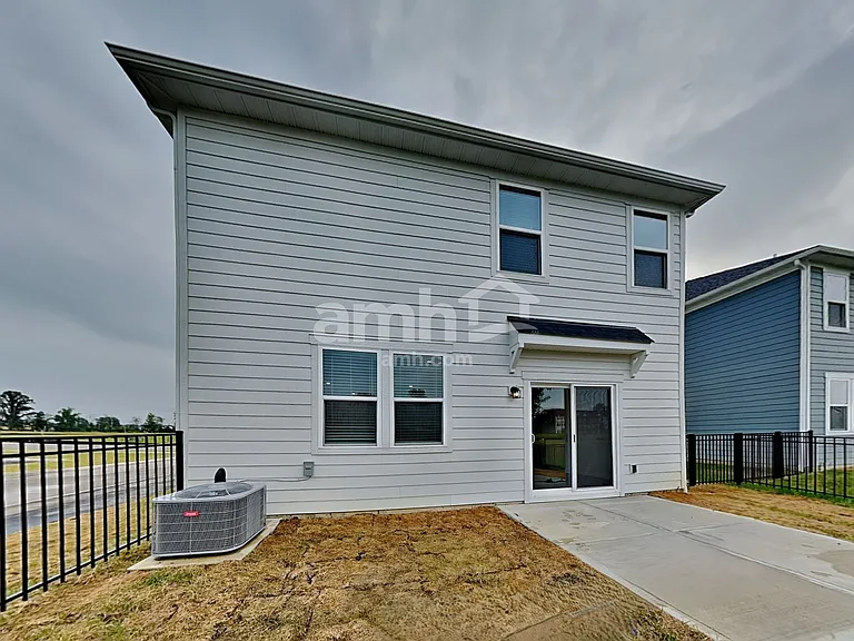 1343 Park Pl S — Photo 25
