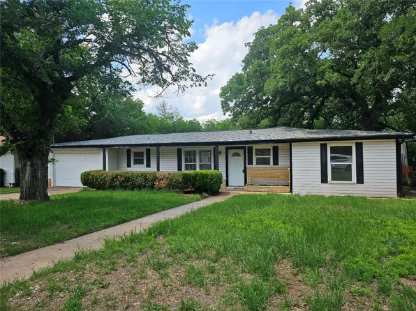 311 SE 19th St, Mineral Wells, TX 76067