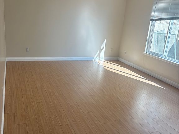 5th image of 12760 Cuesta St