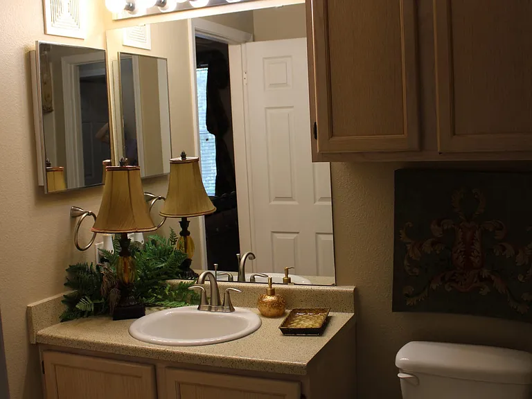 LaCrosse Apartments and Carriage Homes — Photo 17