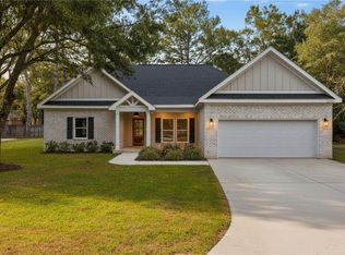 10241 Deer Creek Dr E, Mobile, AL 36582