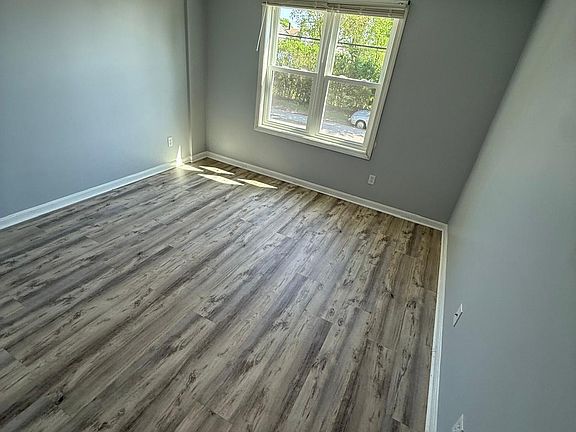 3rd image of 14 Saratoga Ave