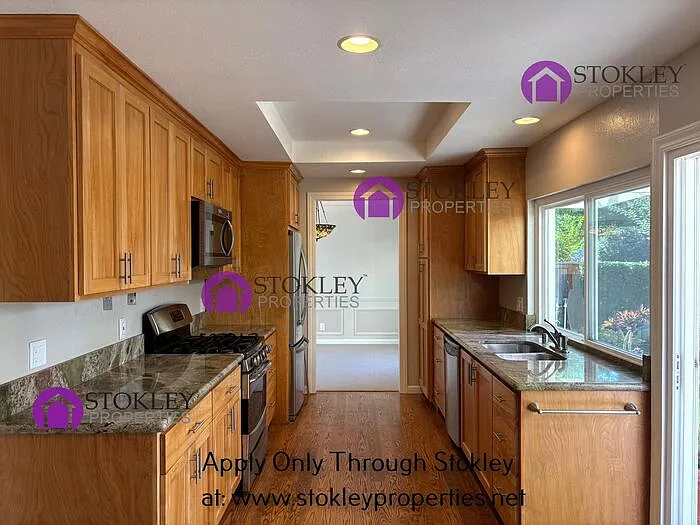 637 Tarrytown Ct — Photo 6