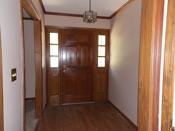 3rd image of 2214 S Sherwood Dr
