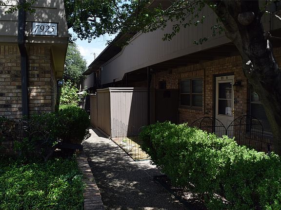 5th image of 7931 Royal Ln APT 216