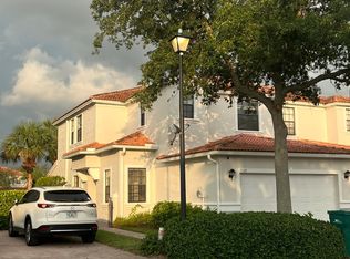 15668 Summit Place Cir, Naples, FL 34119