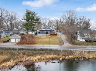 590 Pear Dr, Akron, OH