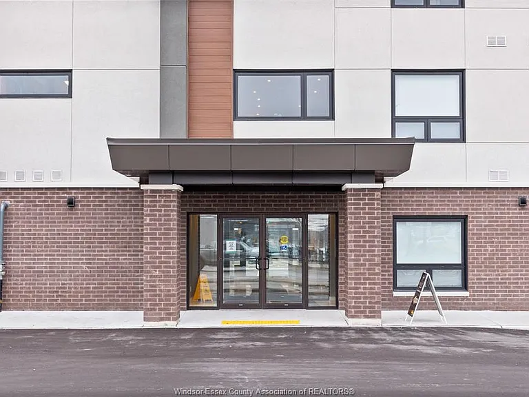 11870 Tecumseh Rd E #511 — Photo 36