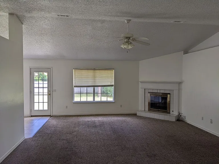 2823 Atoka Trl — Photo 11