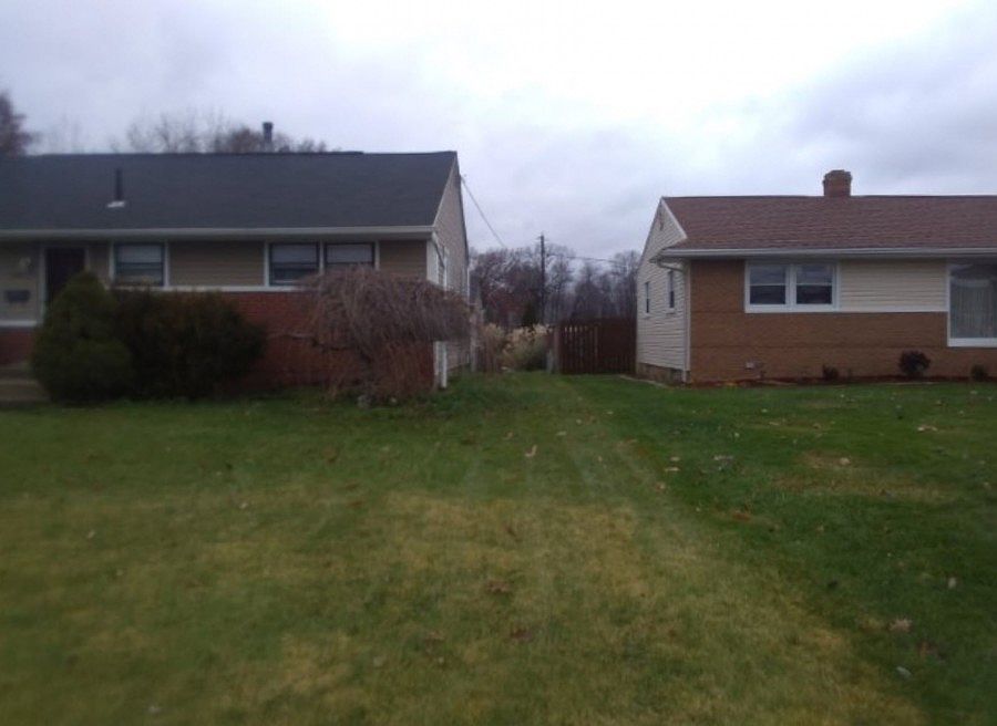 2nd image of 1501 36th St NE