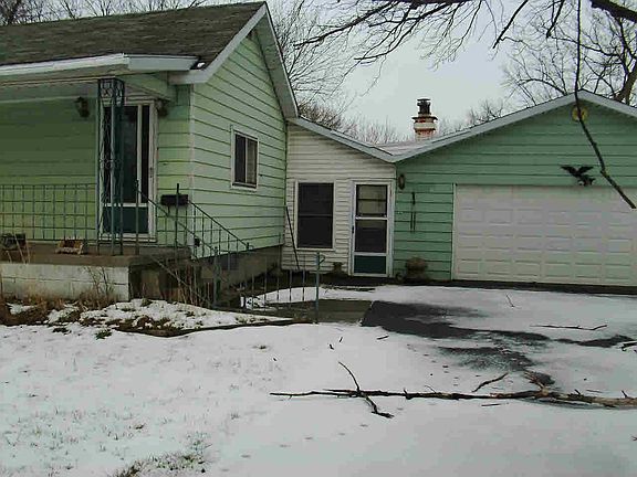 3rd image of 3032 2nd St