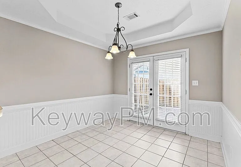 823 Whispering Willow Ct — Photo 8
