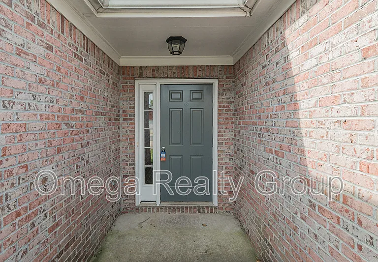 2022 Edgewood Dr — Photo 3