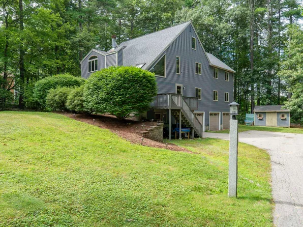 8 Seasons Lane, Londonderry, NH 03053
