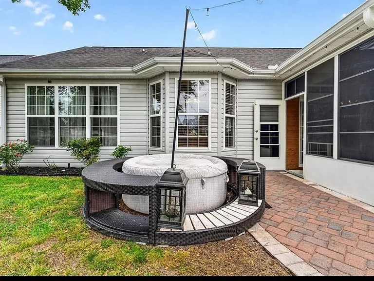 245 Colby Ct — Photo 26