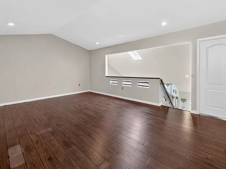 333 Basswood Cir — Photo 6
