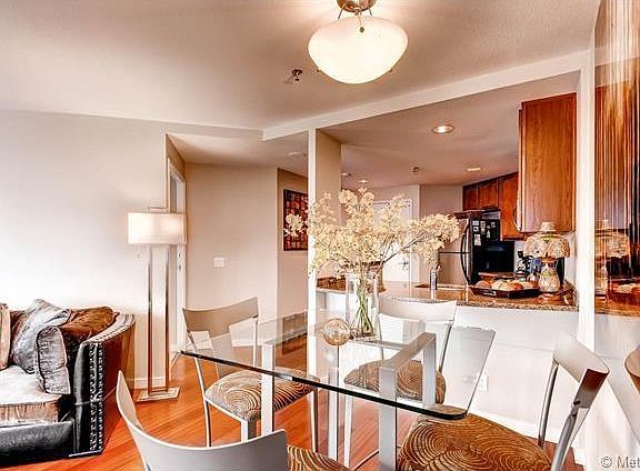 3rd image of 100 Park Ave W APT 1301