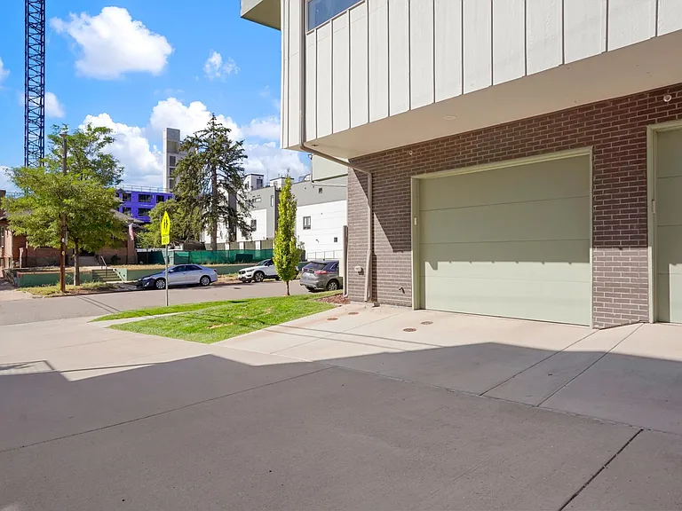 Private 1.5 Car Garage