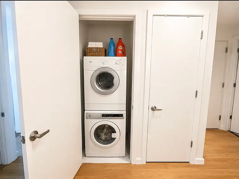 122 Vanderbilt Ave #3 — Photo 5
