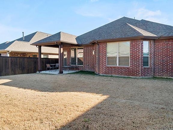 3rd image of 1304 Caney Creek Ln