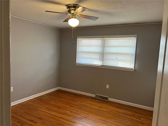 5th image of 106 Donhill Rd