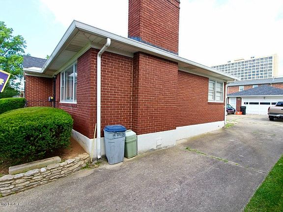 3rd image of 1925 Meadowcreek Dr
