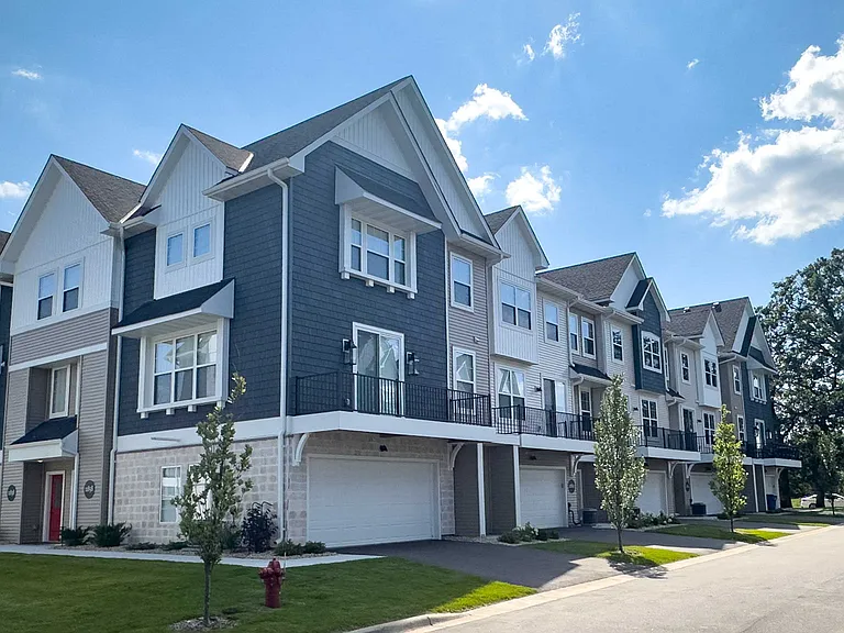 Field and Grove Townhomes of Champlin — Photo 81