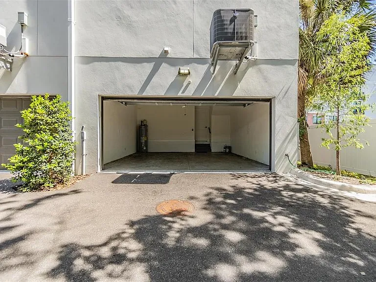 1302 W Carmen St #1 — Photo 22