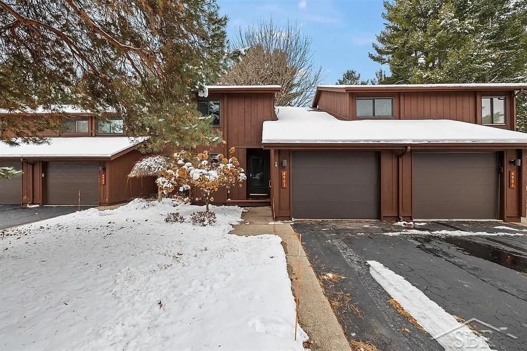 4903 Grandview Cir photo 1