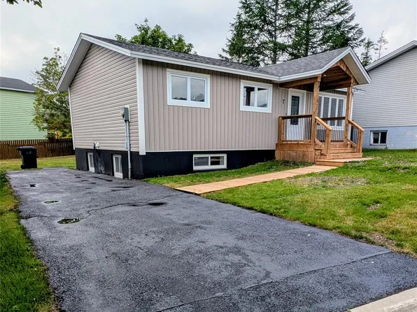 7 Norman Drive, Mount Pearl, NL A1N2T9