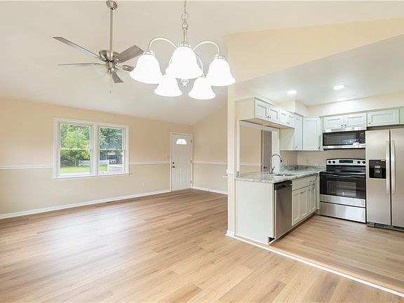 4th image of 1302 Portlock Rd
