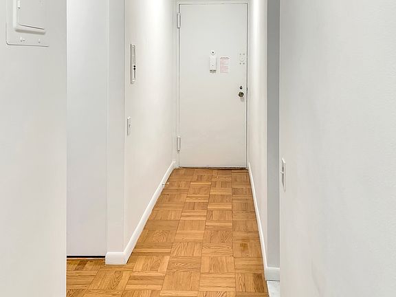 5th image of 150 E 18th St APT 15A