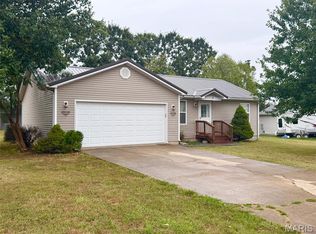 2133 Cedarwood Ct, Lebanon, MO 65536
