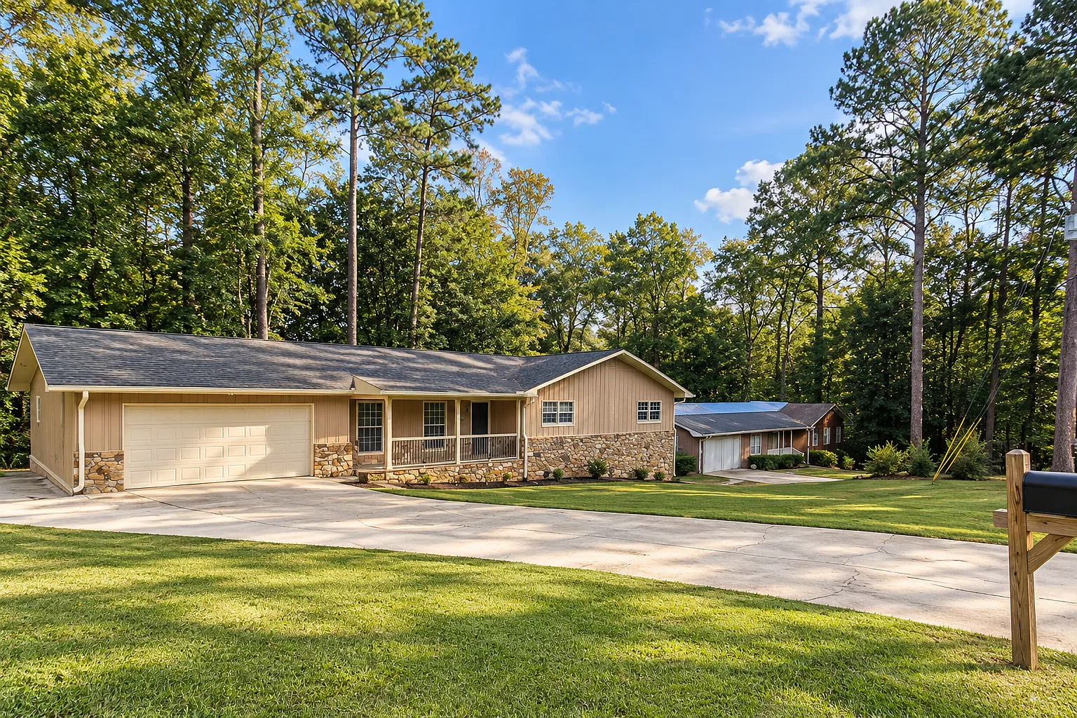 4438 Riverwood Cir — Photo 2