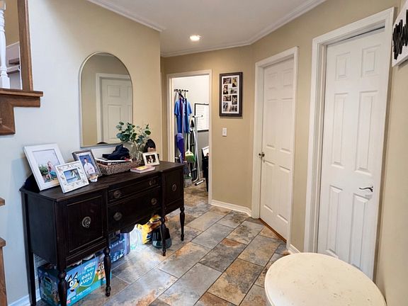 5th image of 1334 Hardy Rd