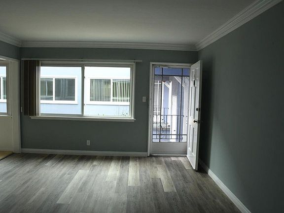 3rd image of 1128 Highview Ave #A