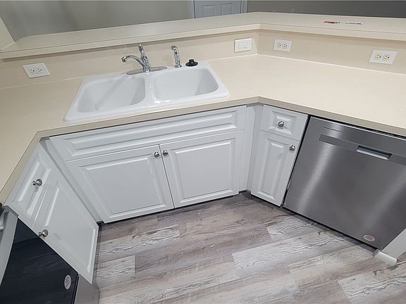 5th image of 3940 Pomodoro Cir Unit 303