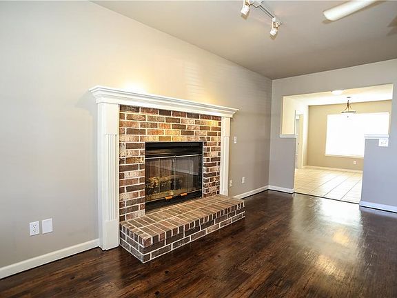 4th image of 2700 W Sunset Dr
