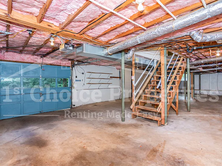 1421 Brewster Cir — Photo 7