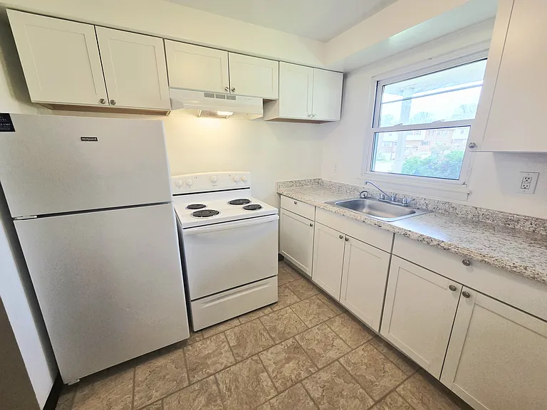 578 Caddy Dr — Photo 5