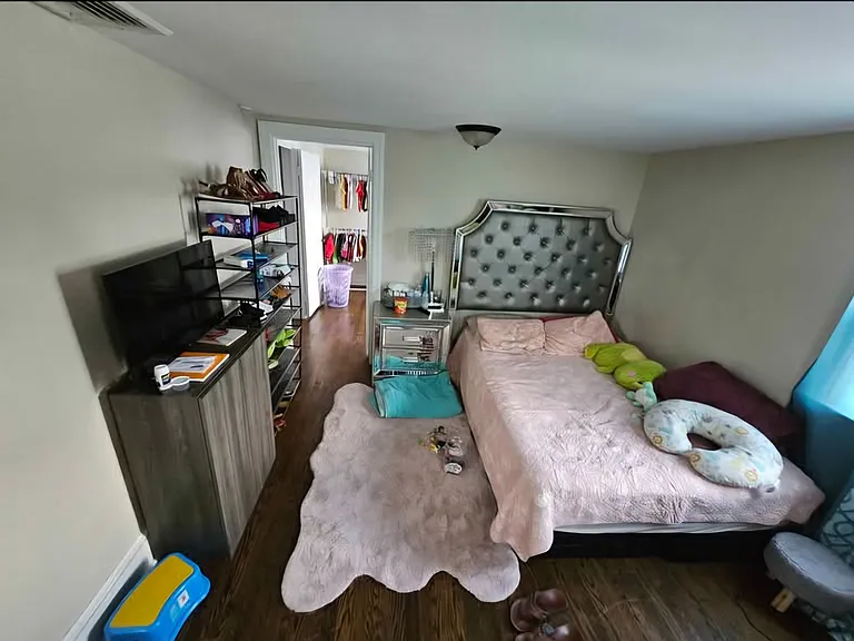 16 Henderson Rd — Photo 11