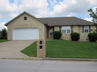 572 S Carriage Crossing, Nixa, MO 65714