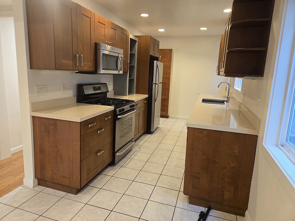 1st image of 2517 Abbot Kinney Blvd #1